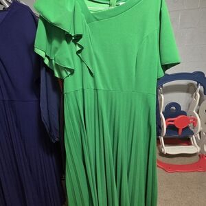 AOMEI Green Dress with Ruffle Sleeves
